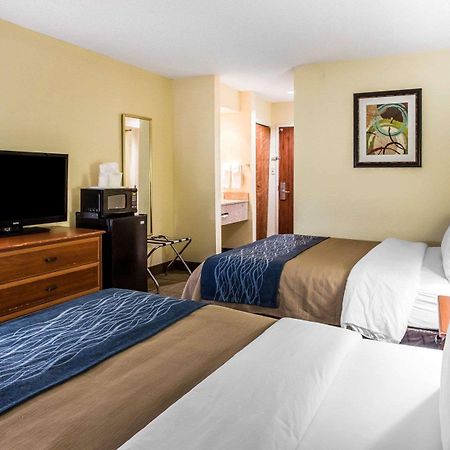 Quality Inn Darien-North Brunswick Экстерьер фото