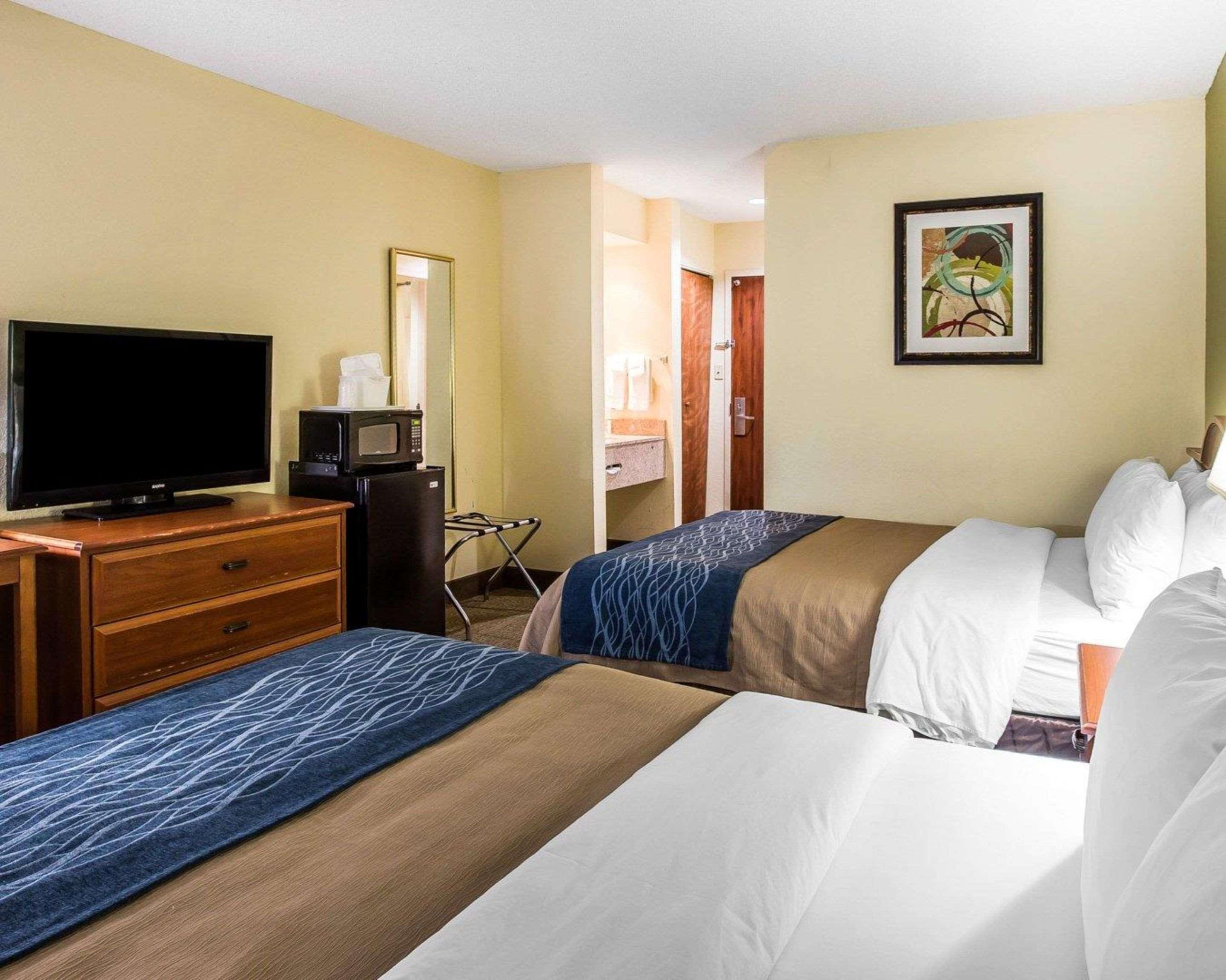 Quality Inn Darien-North Brunswick Экстерьер фото