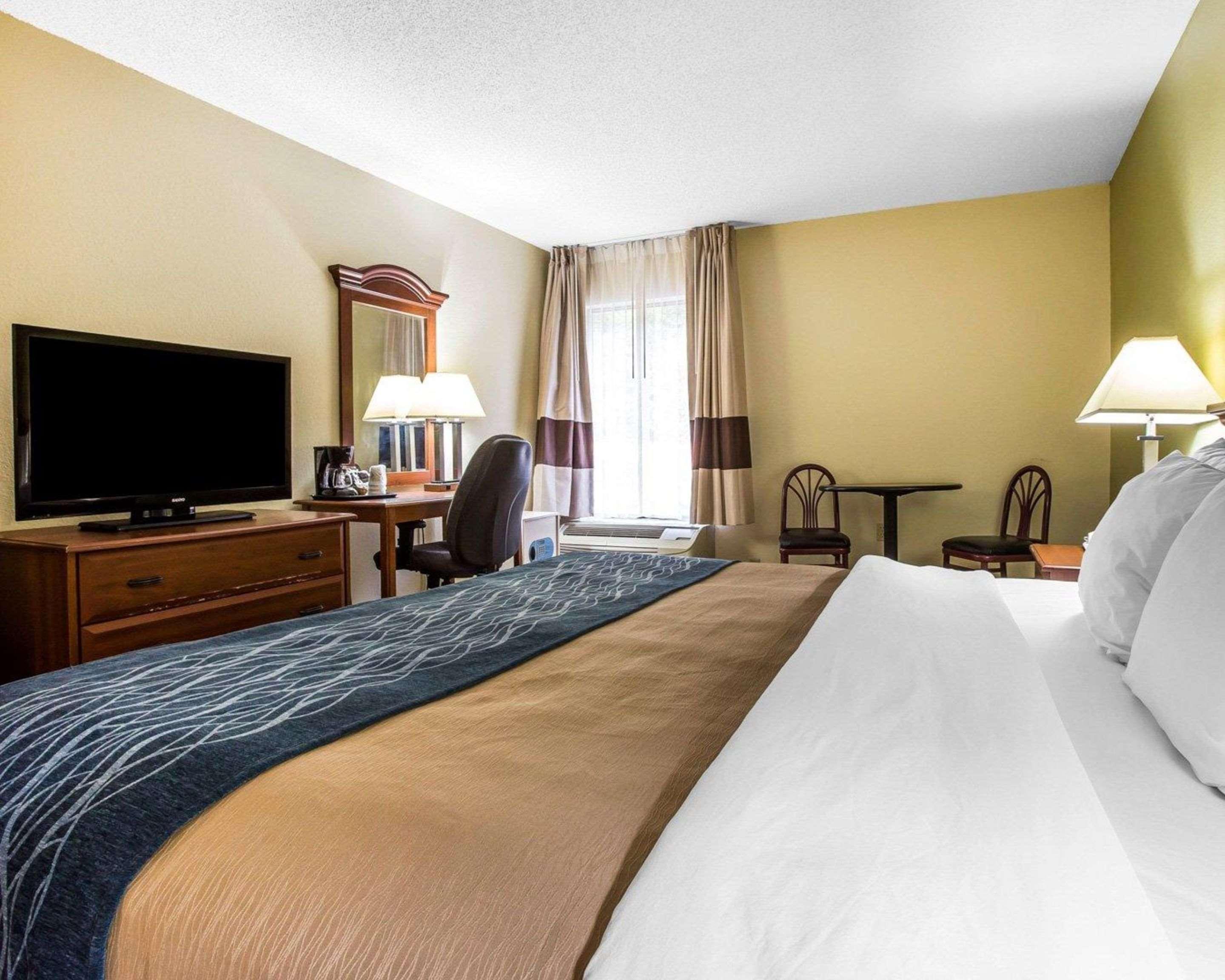 Quality Inn Darien-North Brunswick Экстерьер фото