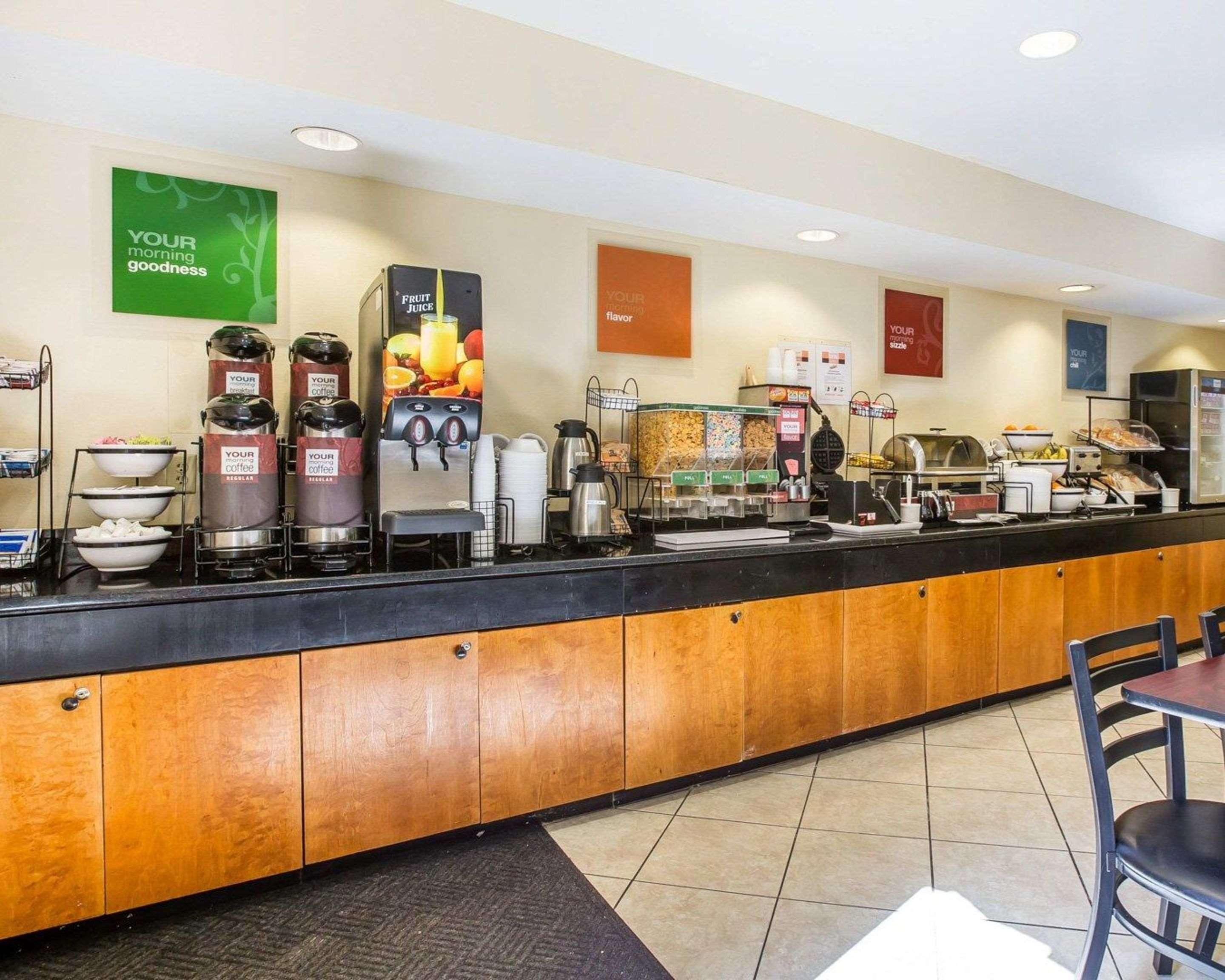 Quality Inn Darien-North Brunswick Экстерьер фото