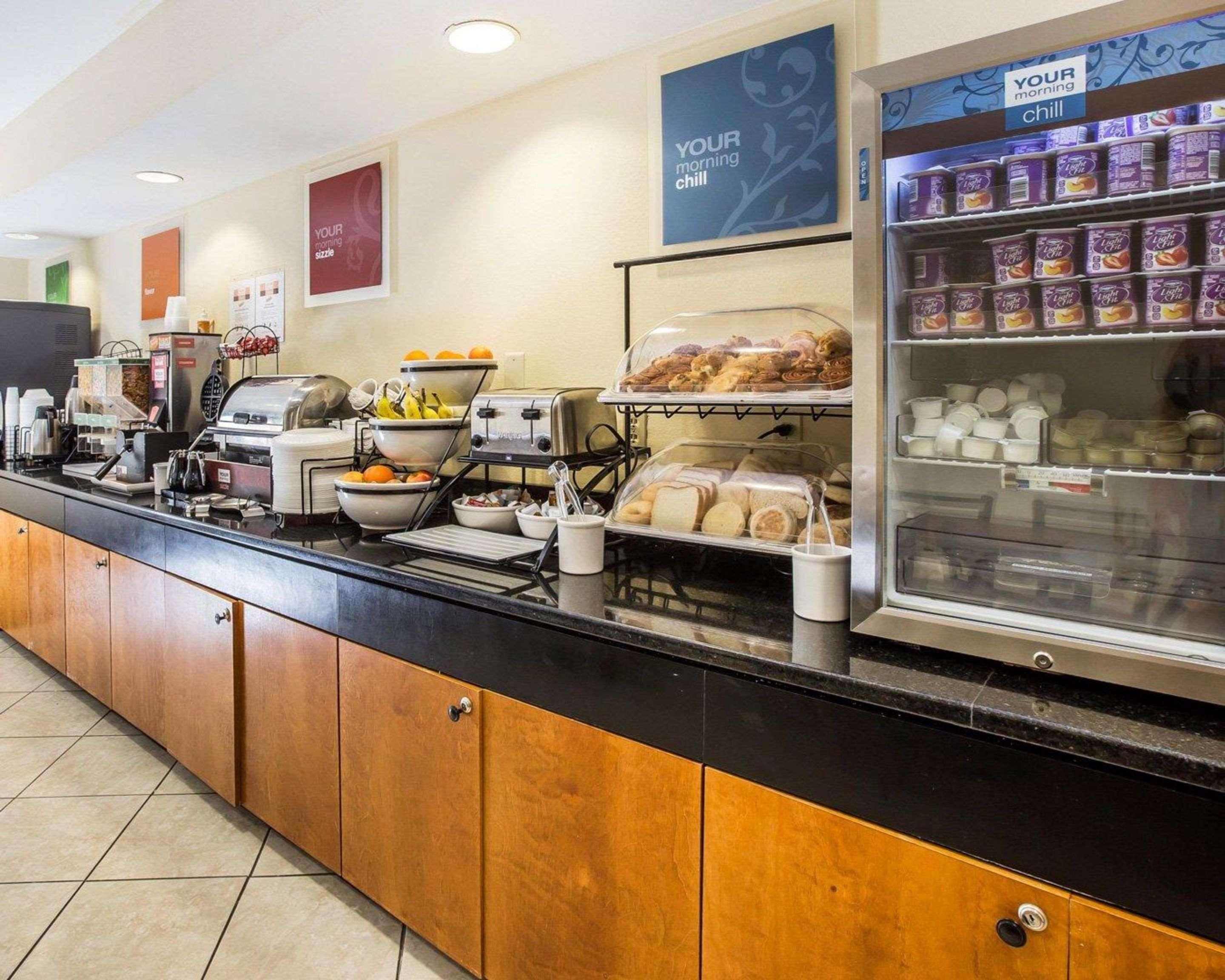 Quality Inn Darien-North Brunswick Экстерьер фото
