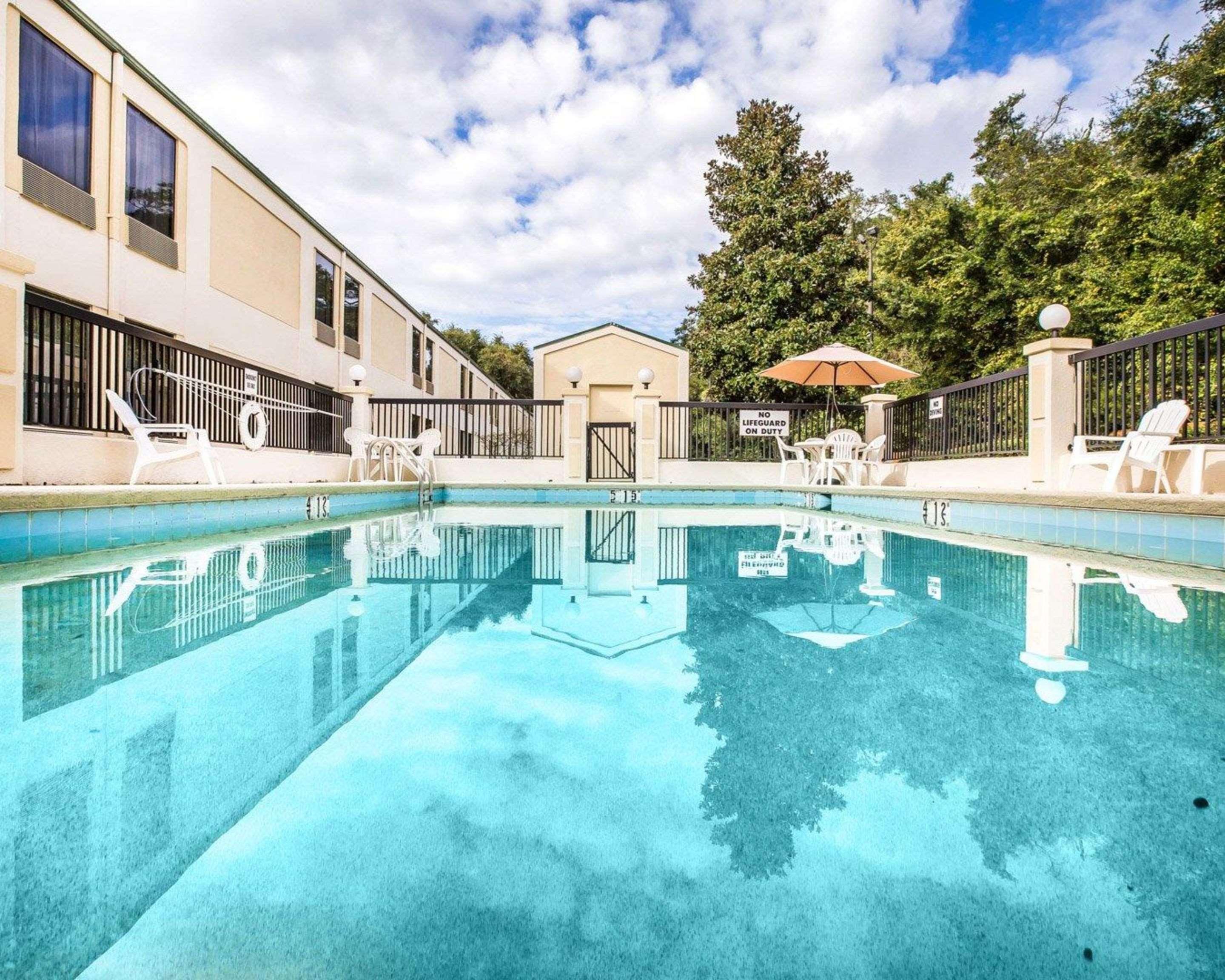 Quality Inn Darien-North Brunswick Экстерьер фото